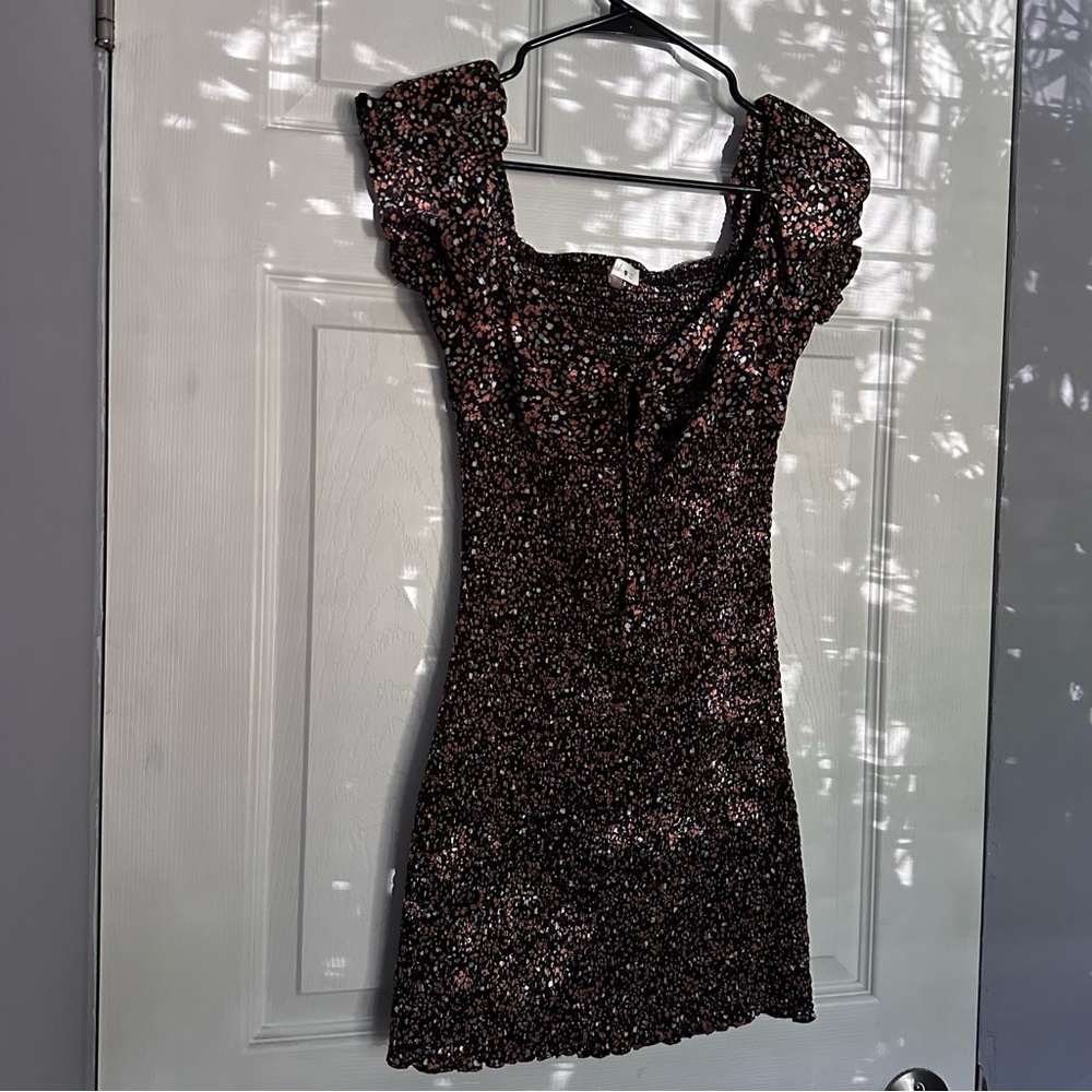 - [ ] Black Patterned Mini Dress
